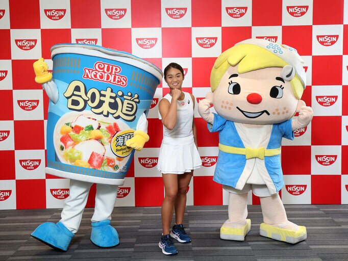 在日清食品的支持下,王康怡於2022年在單打和雙打賽事中取得職業生涯最高排名。
